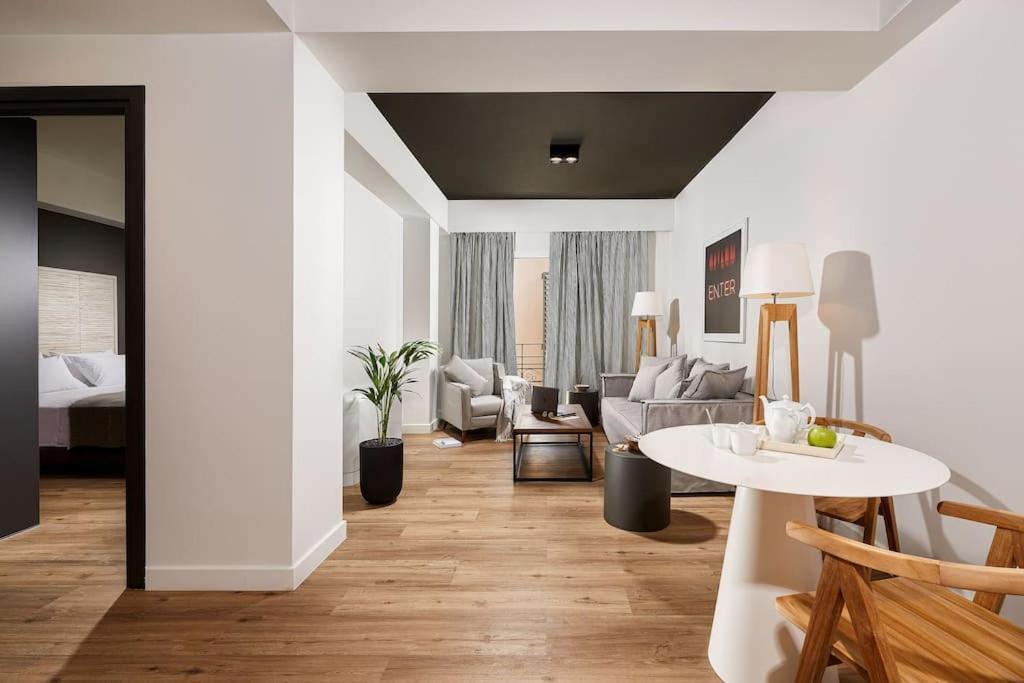Viola Comfort Suite Атина Екстериор снимка